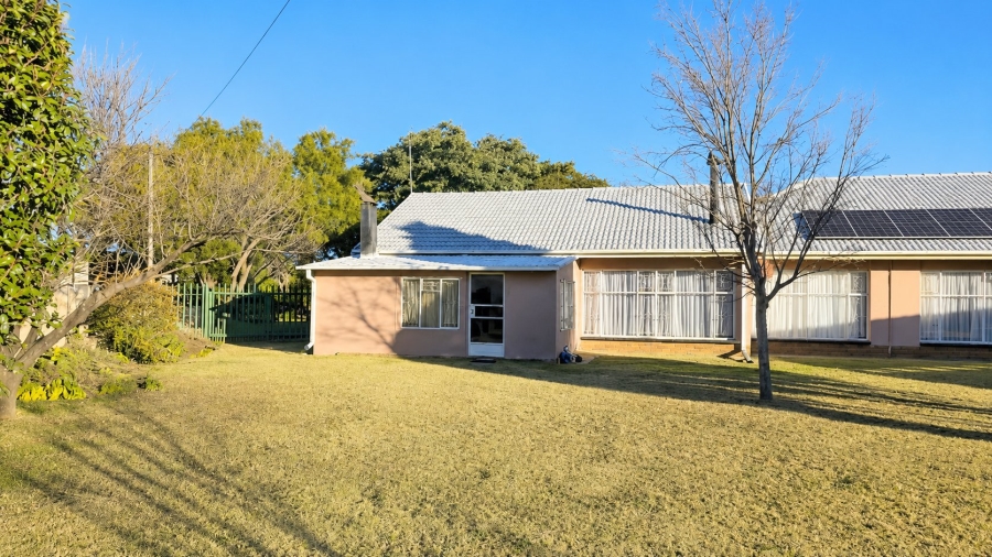 4 Bedroom Property for Sale in Flamwood North West